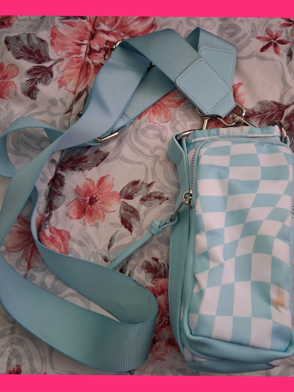 🌺4/$10-Light Blue Checker Crossbody Bag – Women’s Shoulder Watwr Bottle Pouch